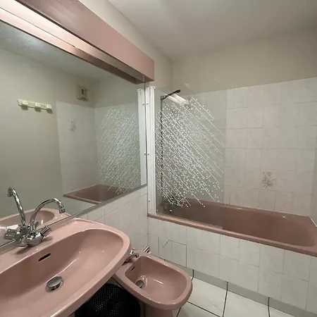 2 Etoiles Avec Balcon A 100m De La Plage, Centre-ville Des Sables D'olonne - Fr-1-197-205 Lejlighed *