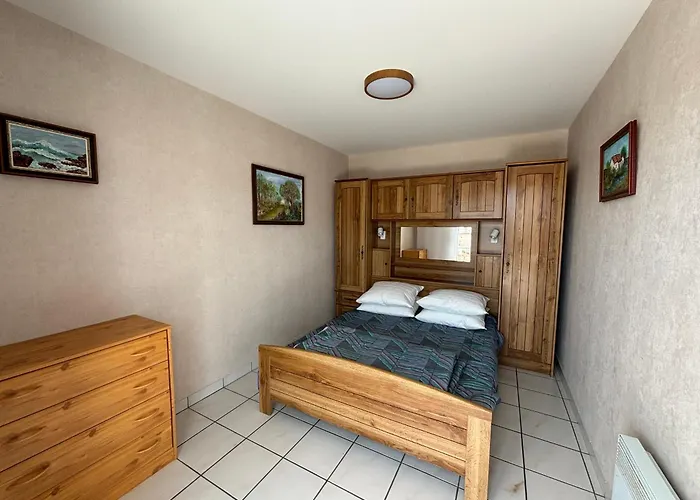 Apartmán 2 Etoiles Avec Balcon A 100m De La Plage, Centre-ville Des Sables D'olonne - Fr-1-197-205