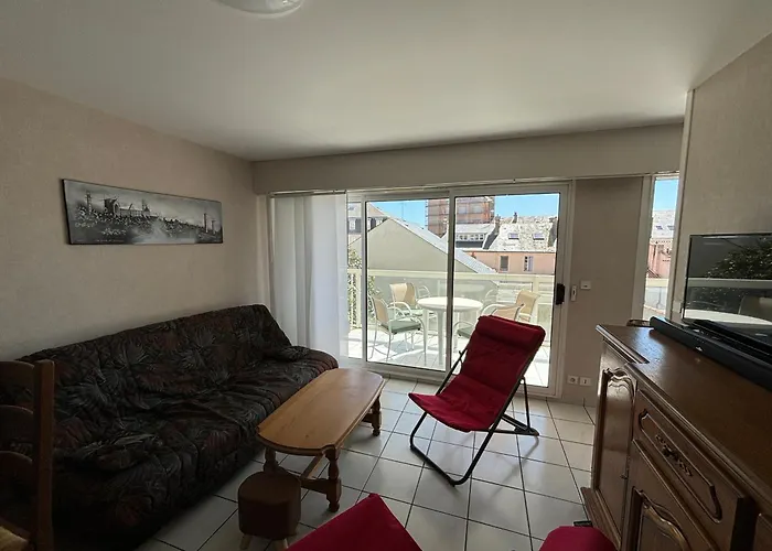 2 Etoiles Avec Balcon A 100m De La Plage, Centre-ville Des Sables D'olonne - Fr-1-197-205 Les Sables-dʼOlonne